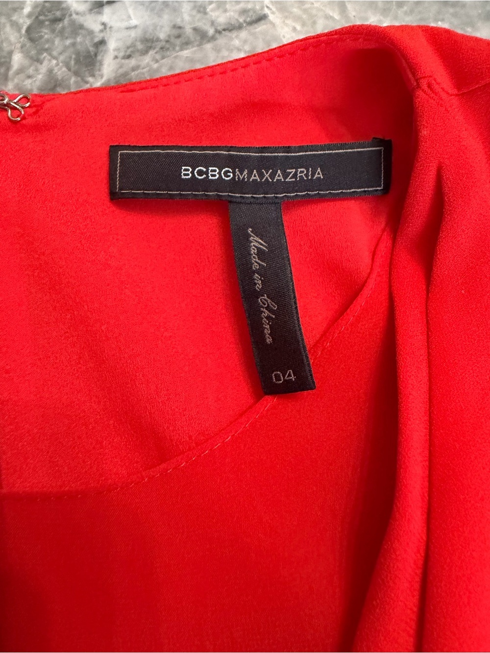 BCBGMAXAZRIA Red Draped Overlay Sheath Dress Size 4 Sleeveless Cocktail Career - Picture 5 of 5
